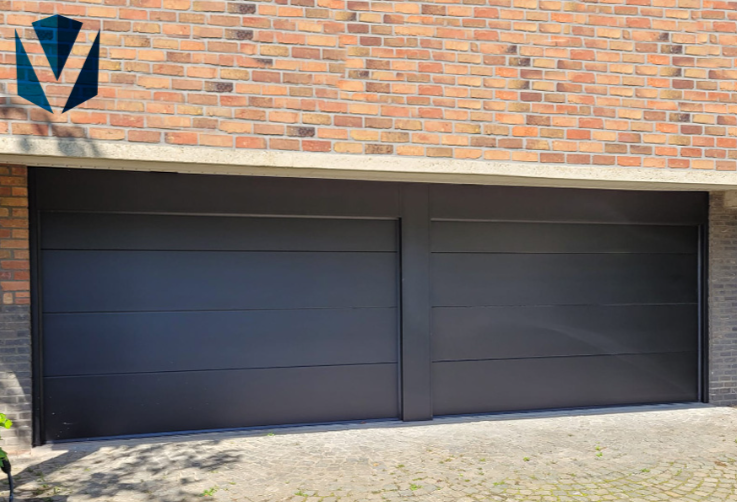VABO garagepoort Premium-serie met vlak G-paneel in antraciet